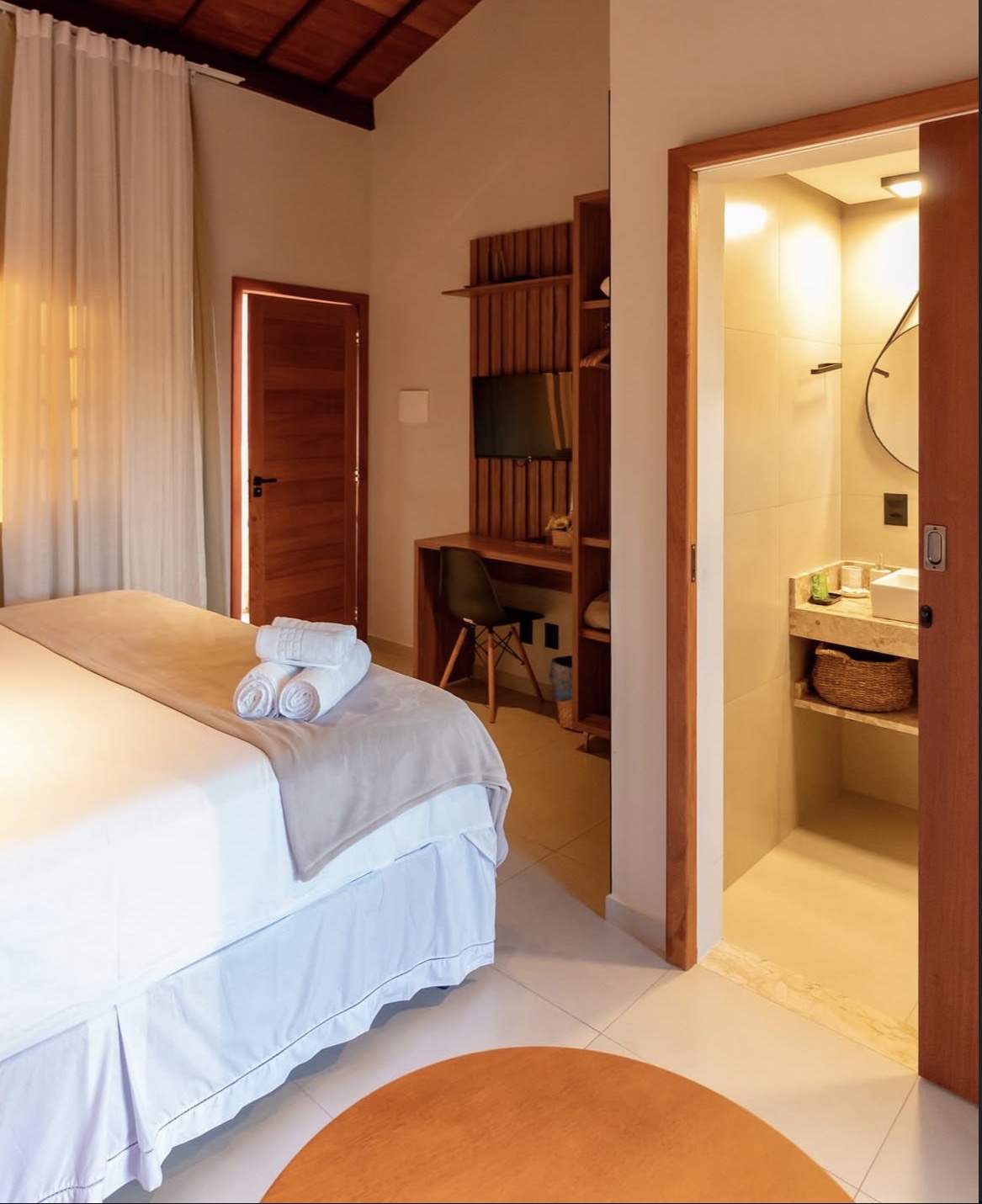 Quarto com cama queen